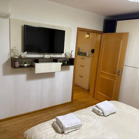 Craciun Апартаменты Крайова